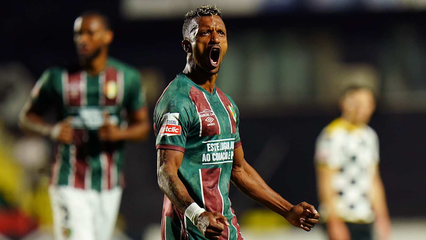 Former Man Utd and Portugal star announces retirement at 38