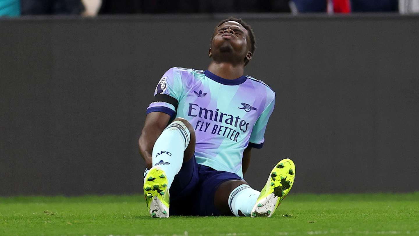 Arsenal suffer huge injury blow as star forward limps off against Crystal Palace