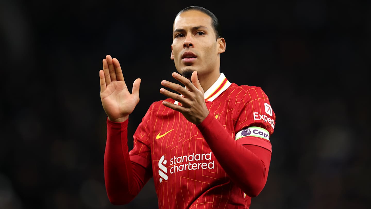 Virgil van Dijk offers ‘deadline’ update on Liverpool contract talks