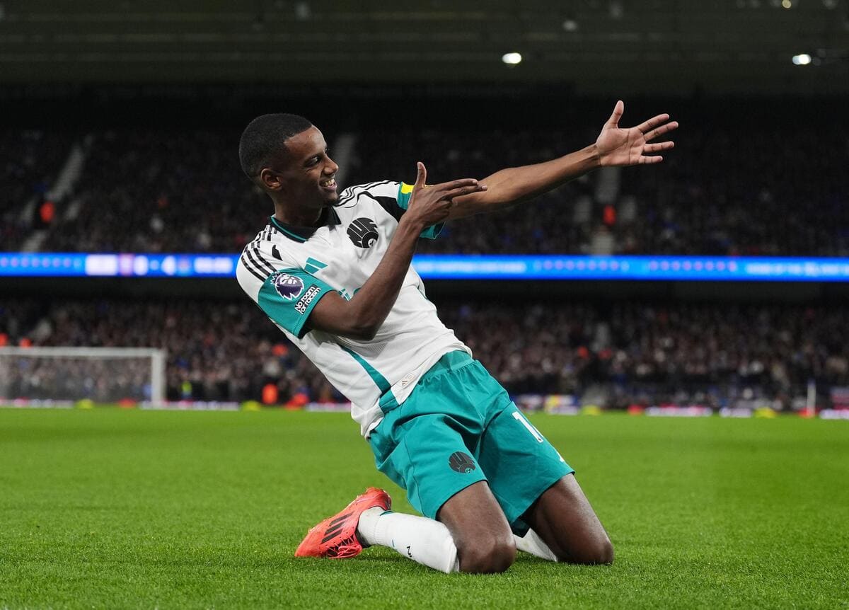 Isak hat-trick helps Newcastle inflict more misery on sorry Ipswich