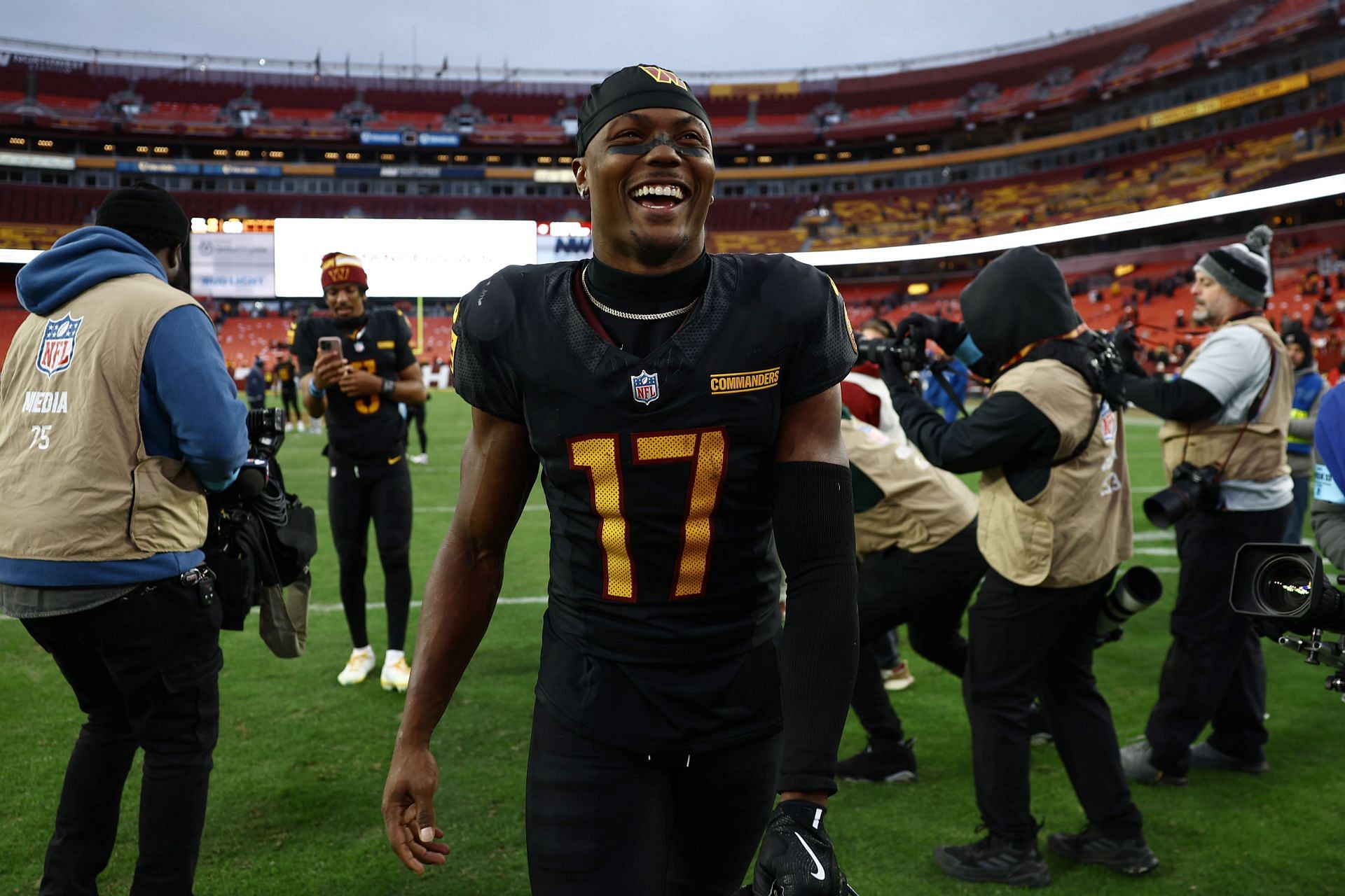 Keenan Allen or Terry McLaurin Week 16 Start 'Em, Sit 'Em: Fantasy football projections for WRs